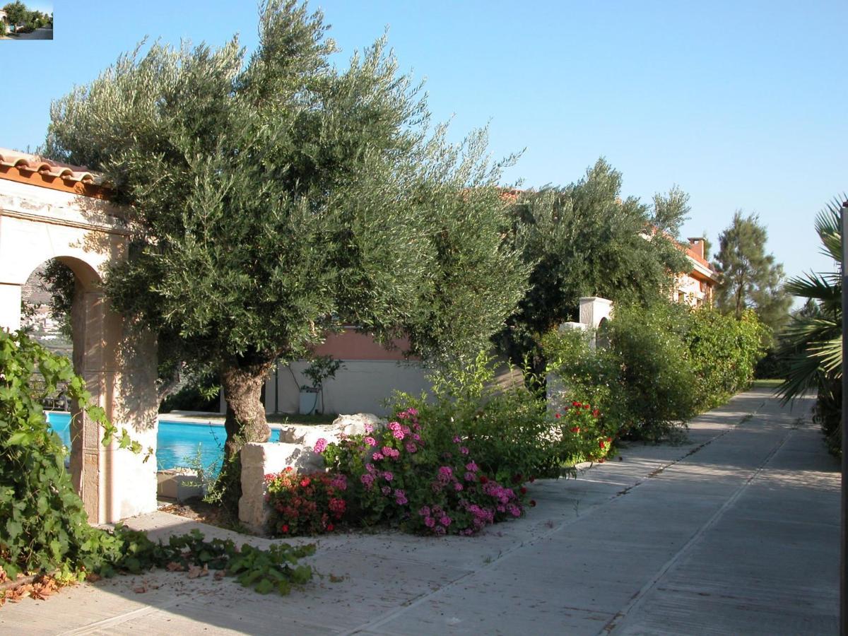 Agios SillasSprawling Vlilla In Malades别墅 外观 照片